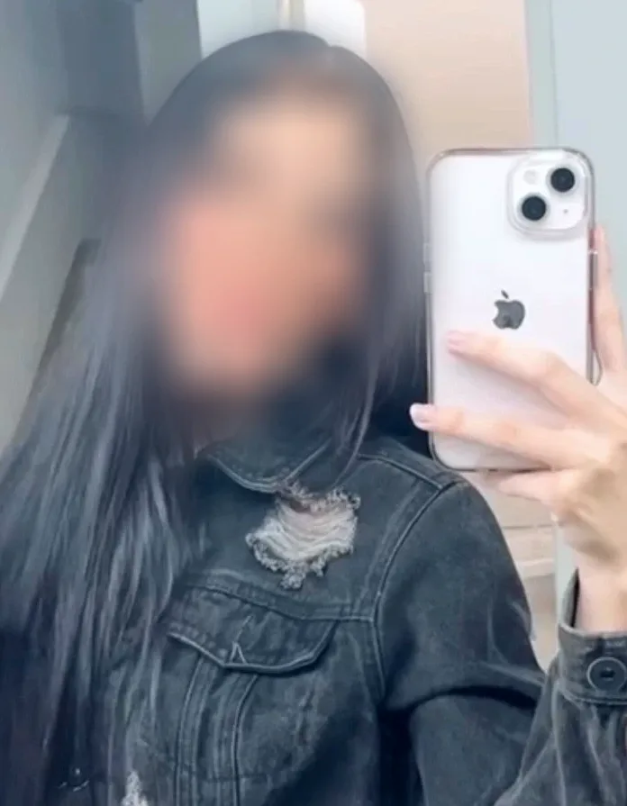 Amara, 25