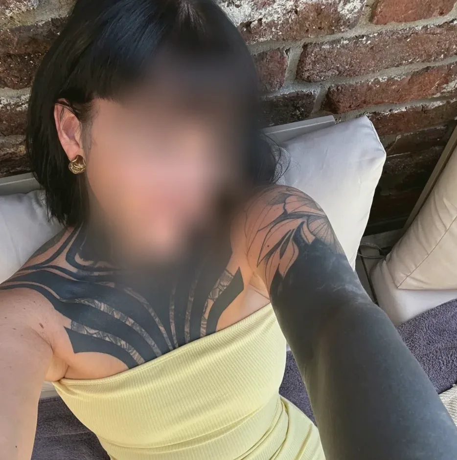 Cerys, 35